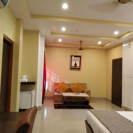 Hotel Sc Continental Itānagar Esterno foto