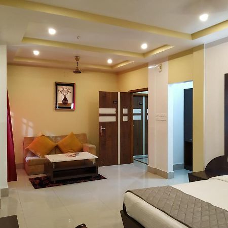 Hotel Sc Continental Itānagar Esterno foto