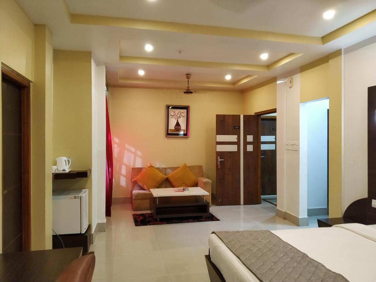 Hotel Sc Continental Itānagar Esterno foto