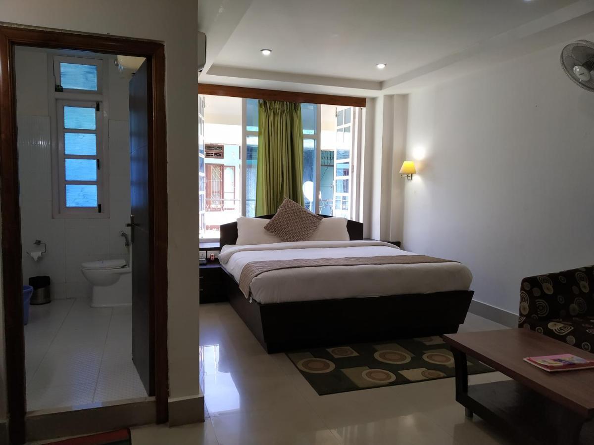 Hotel Sc Continental Itānagar Esterno foto