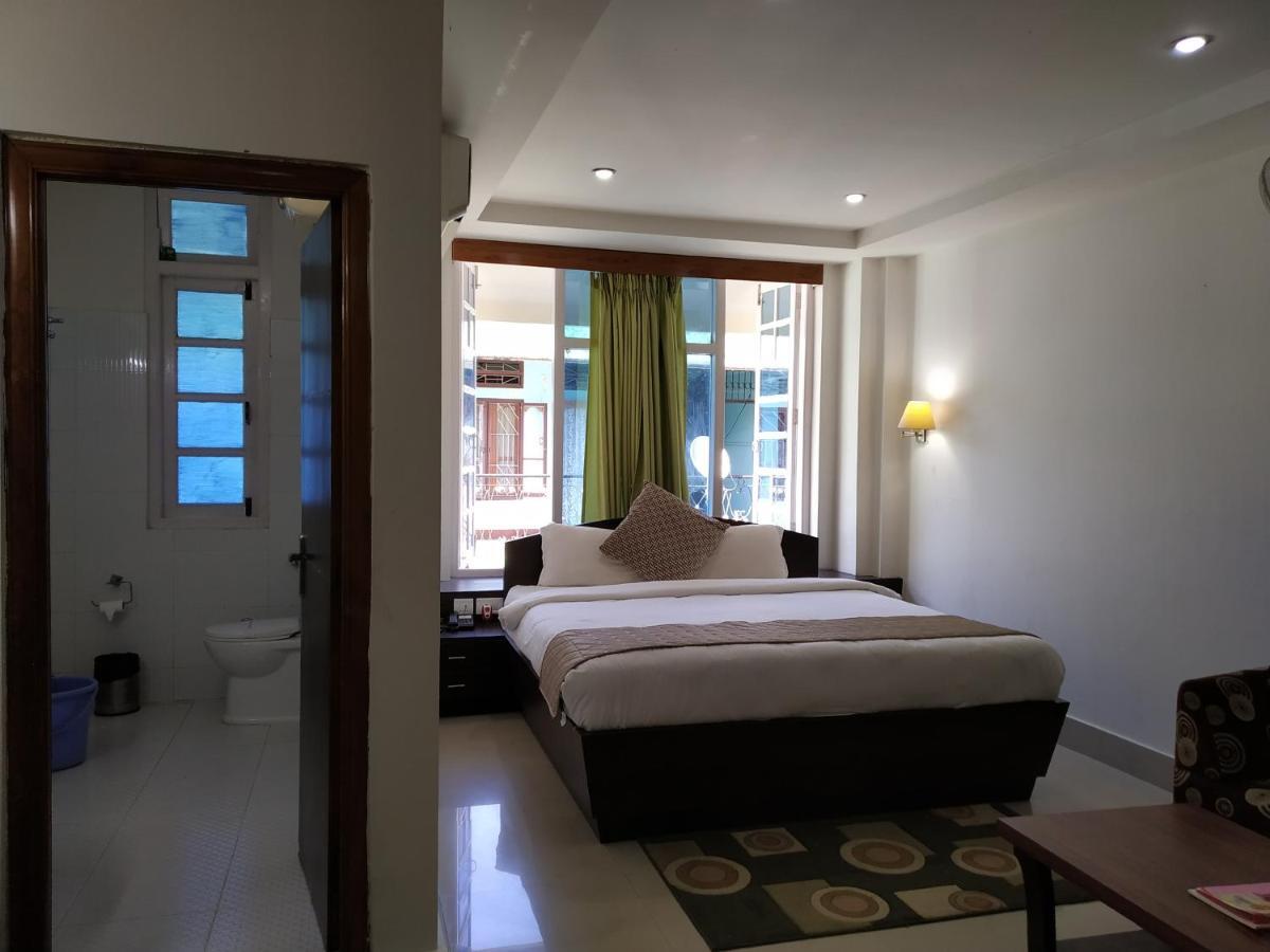 Hotel Sc Continental Itānagar Esterno foto