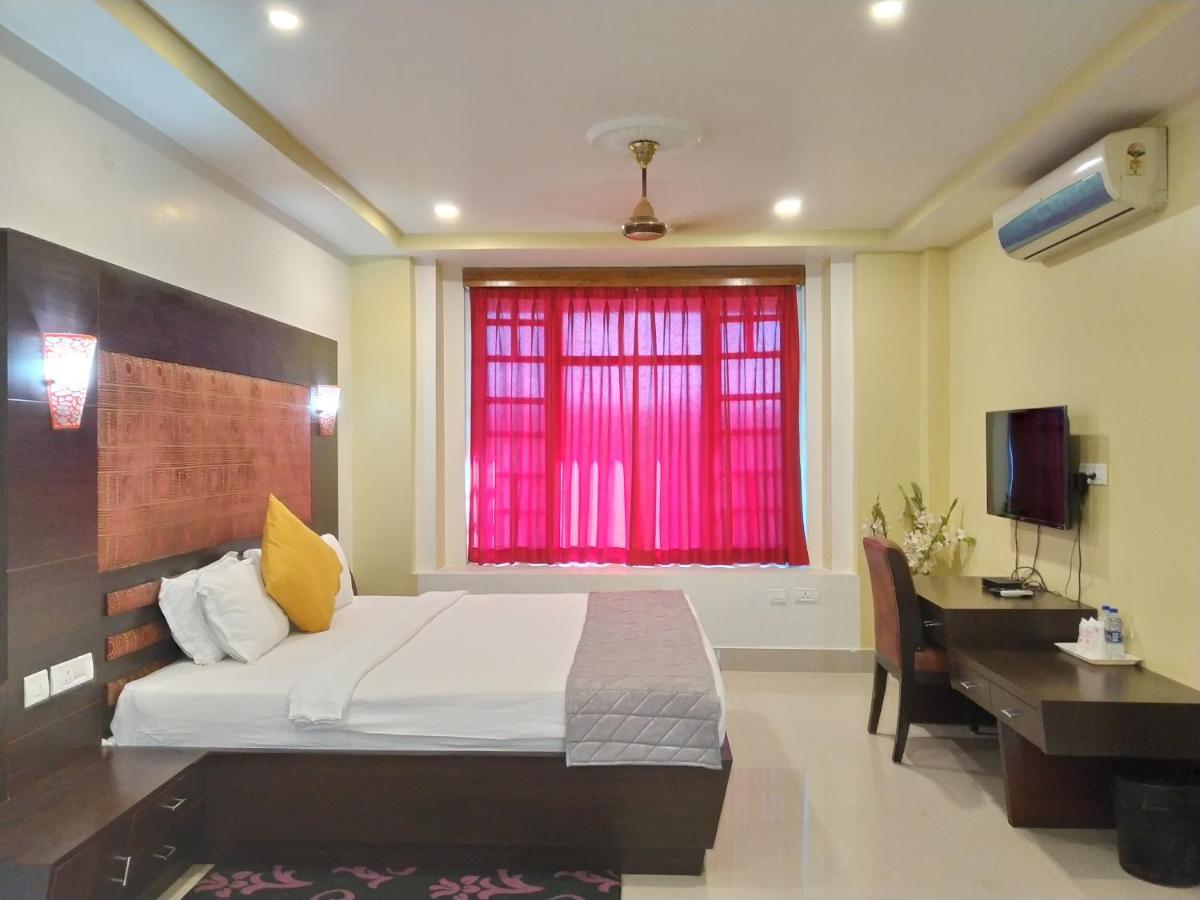 Hotel Sc Continental Itānagar Esterno foto