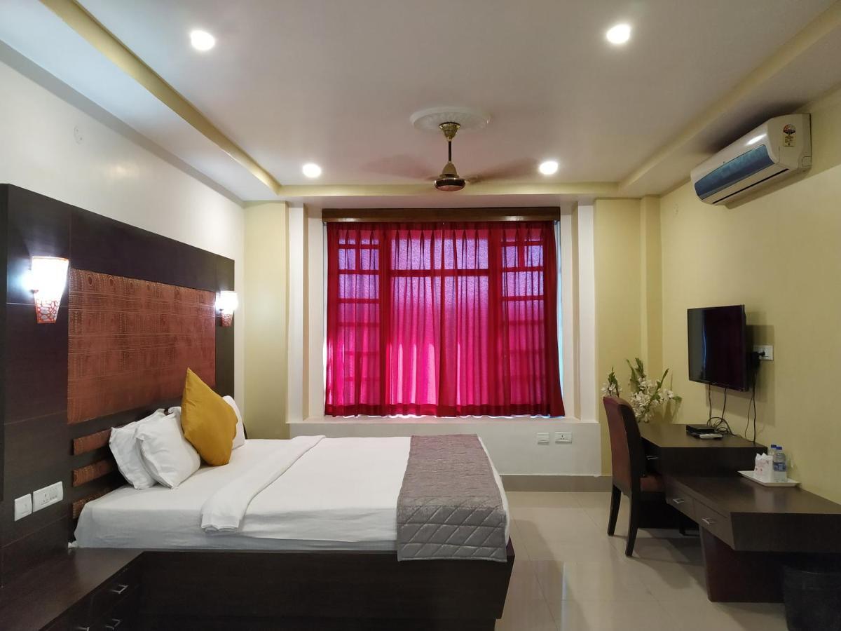 Hotel Sc Continental Itānagar Esterno foto