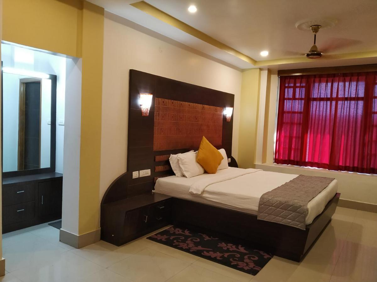 Hotel Sc Continental Itānagar Esterno foto