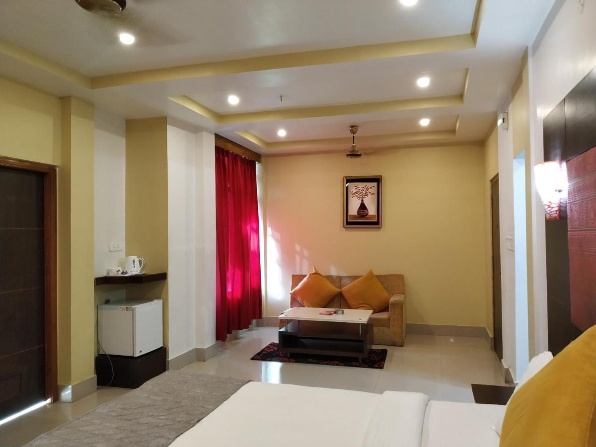 Hotel Sc Continental Itānagar Esterno foto