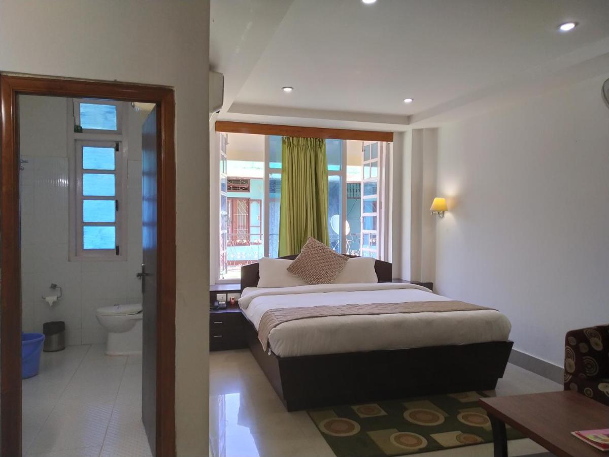 Hotel Sc Continental Itānagar Esterno foto