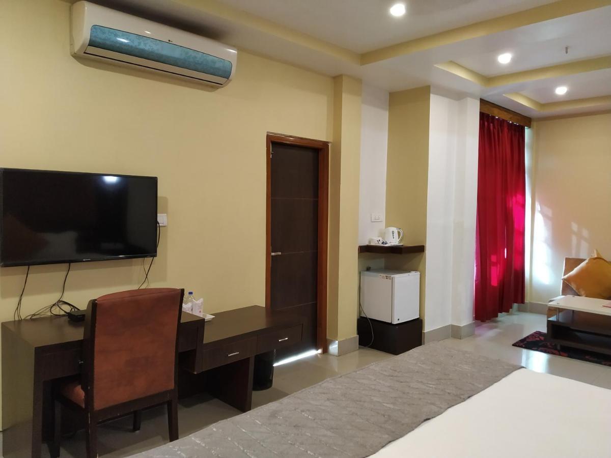 Hotel Sc Continental Itānagar Esterno foto